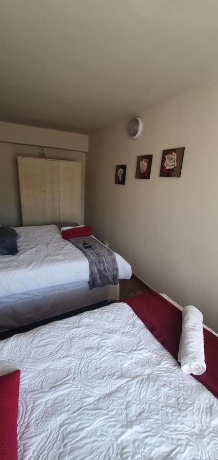 Reizigers Rusten Kempton Park Bagian luar foto