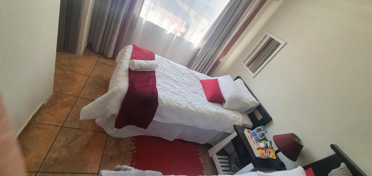 Reizigers Rusten Kempton Park Bagian luar foto